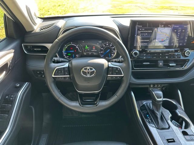 Used 2021 Blizzard Pearl Toyota Limited image 25