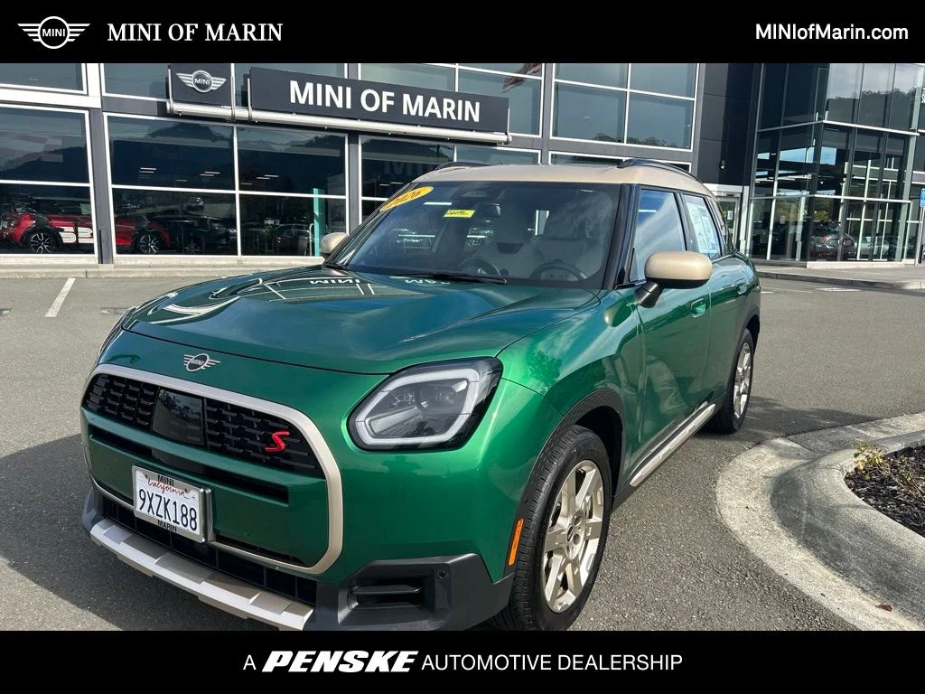 Certified Used 2026 Green MINI Signature Plus image 1
