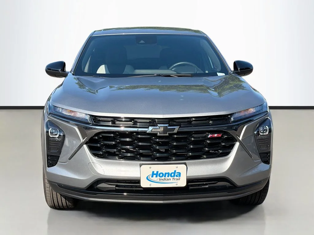 Used 2025 Sterling Gray Metallic Chevrolet 1RS image 3