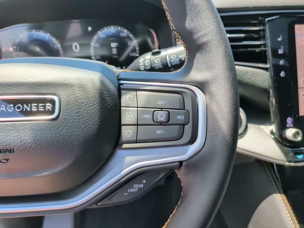 New 2026 Bright White Clear-Coat Exterior Paint Jeep  image 19