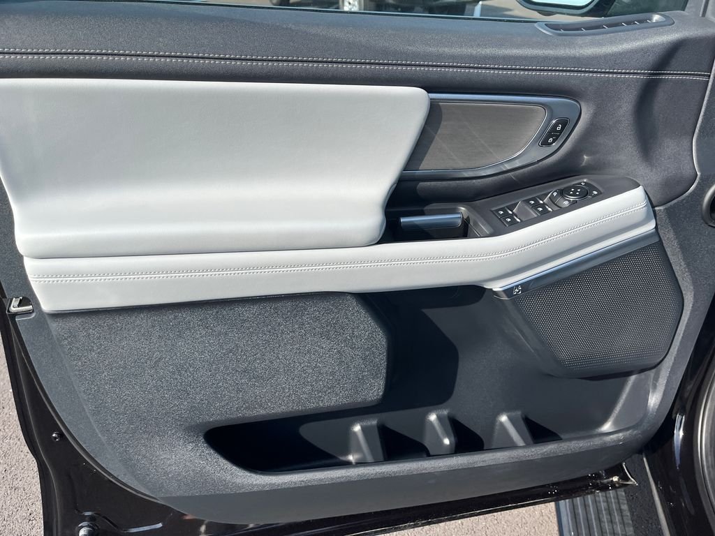 Used 2025 Black Ford Platinum image 11