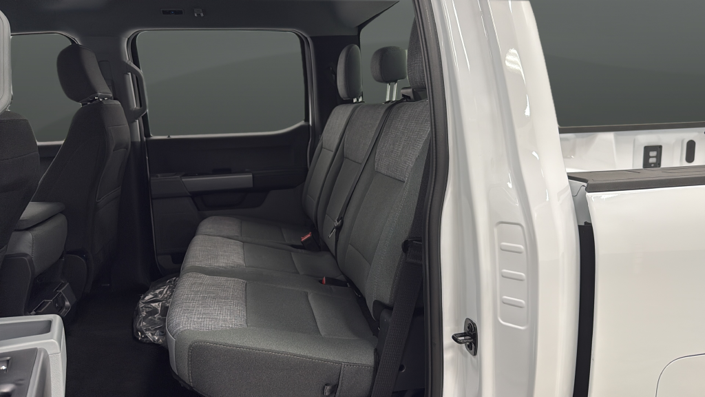 Used 2026 Oxford White Ford XLT image 22