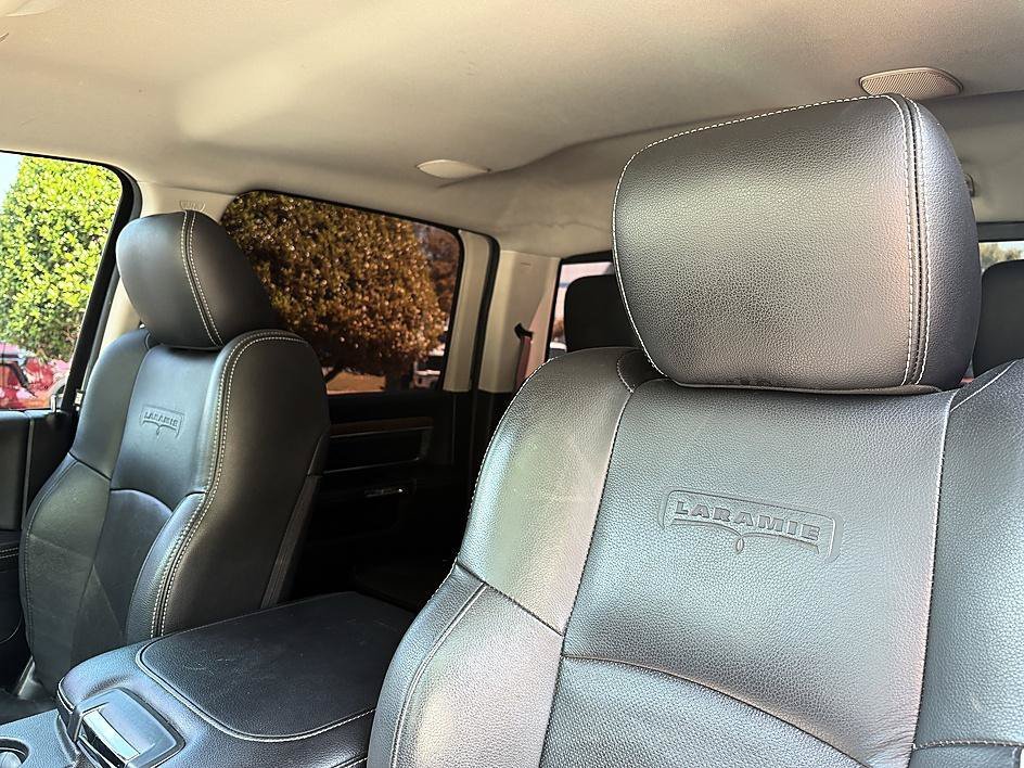 Used 2017 Bright Silver Metallic Clearcoat Ram Laramie image 17