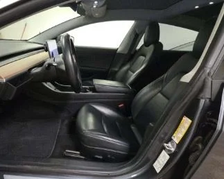 Used 2019  Tesla Long Range image 3