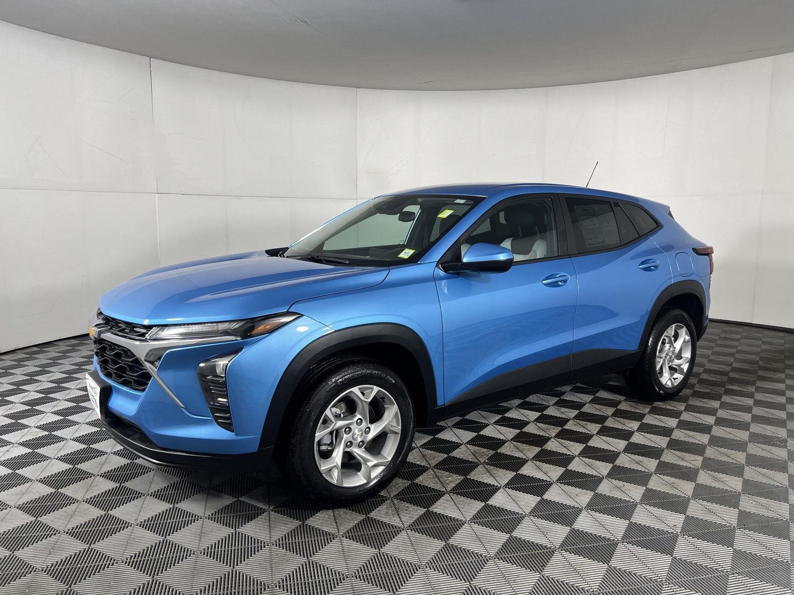 Used 2025 Marina Blue Metallic Chevrolet LS image 19