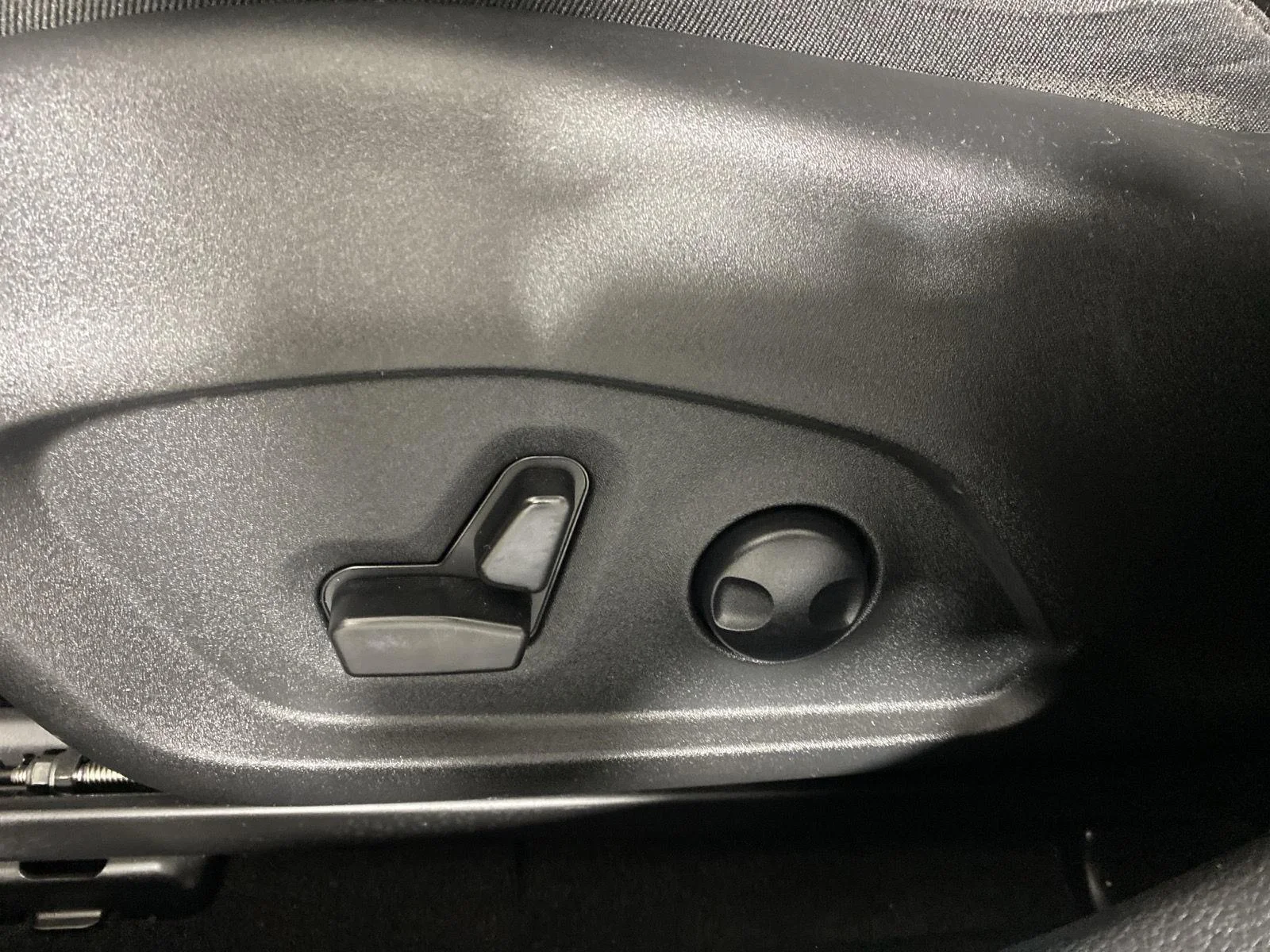 Used 2024 Sting-Gray Clearcoat Jeep Limited image 11