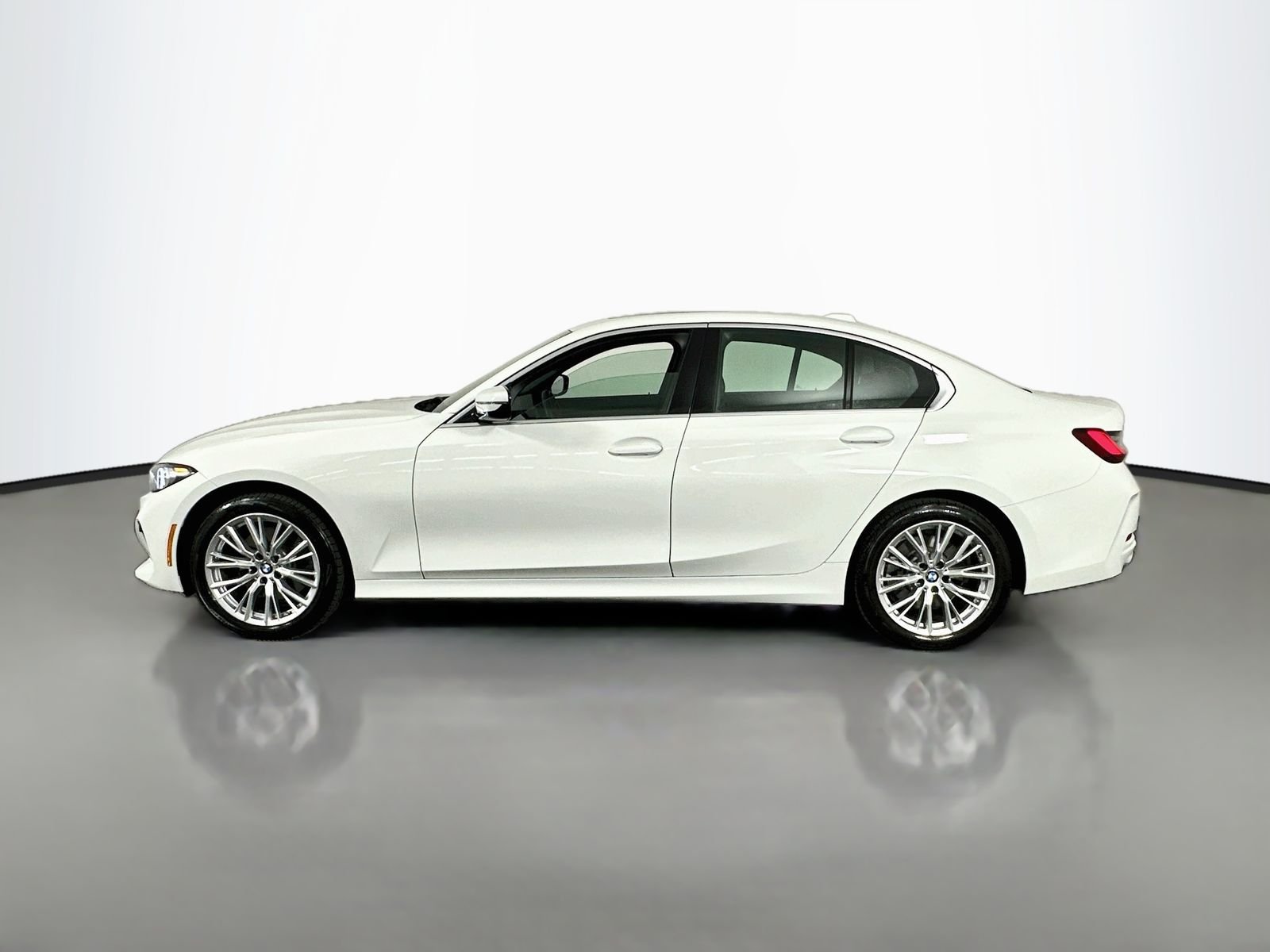 Used 2024 Alpine White BMW 330i xDrive image 5