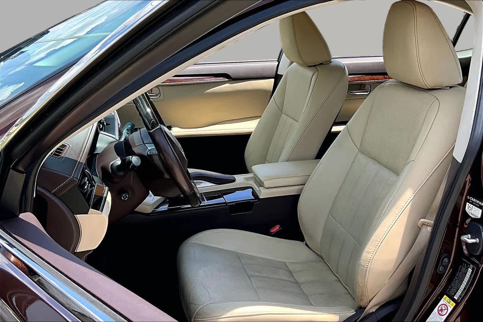 Used 2016 Autumn Shimmer Lexus  image 8