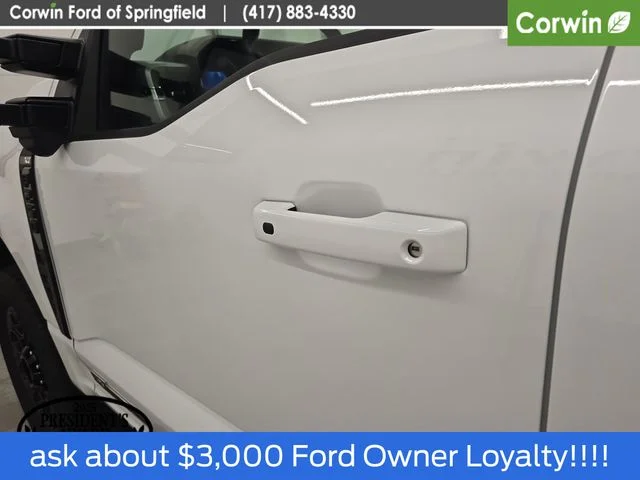 New 2026 Oxford White Ford F-250® XLT image 23