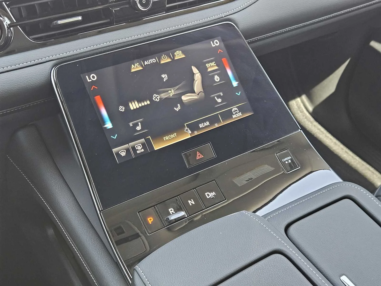 Used 2025 Black Obsidian INFINITI PURE image 19