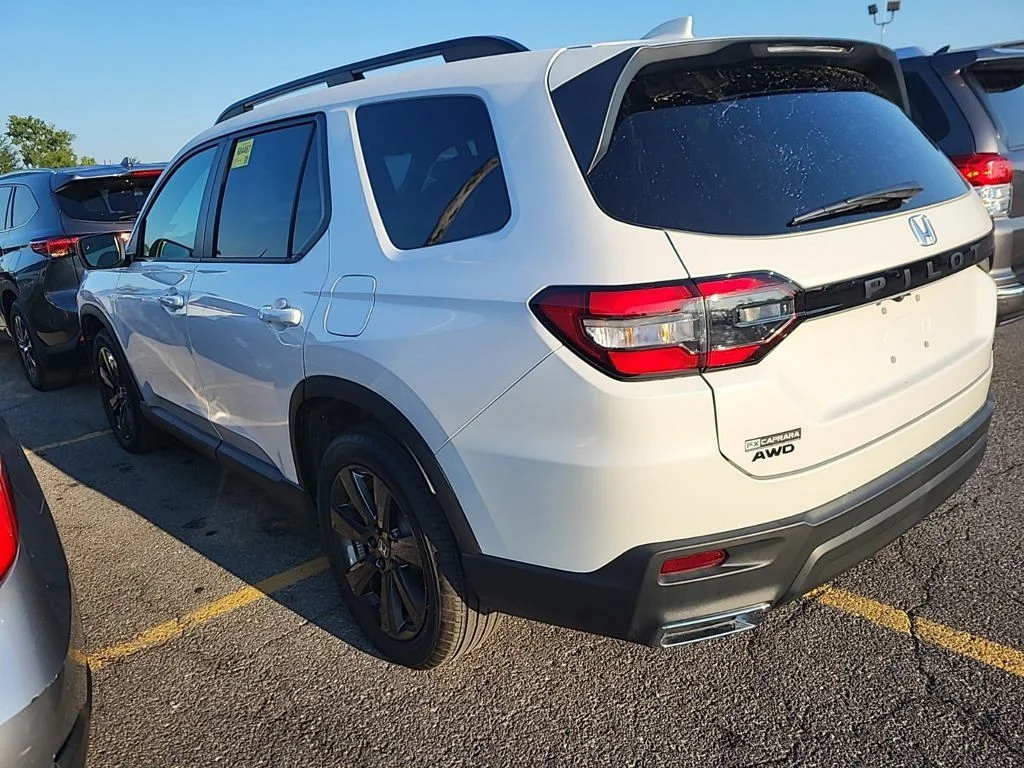 Used 2025 White Honda Sport image 2