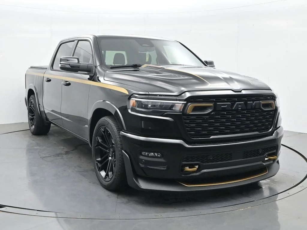 New 2026 Diamond Black Crystal Pearl-Coat Exterior Paint RAM Big Horn image 4