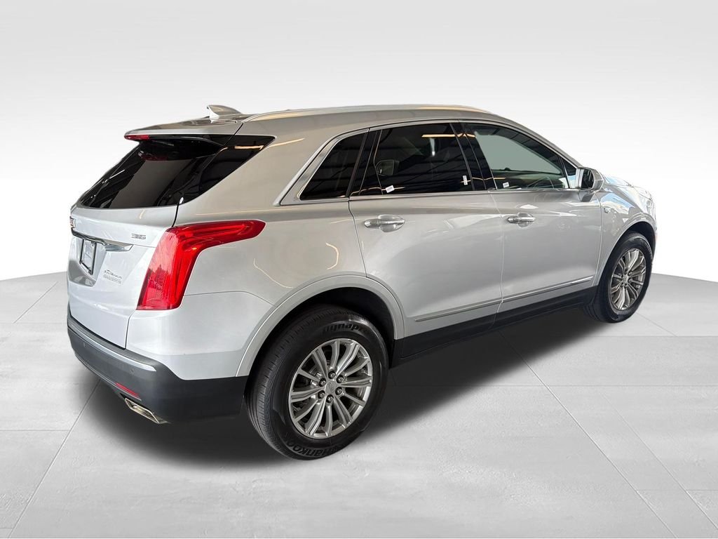 Used 2018 Silver Cadillac Luxury image 5