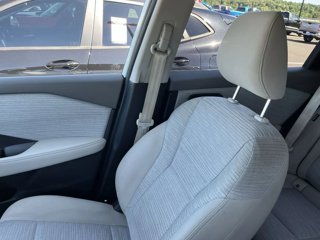 Used 2023 White Nissan SV image 21