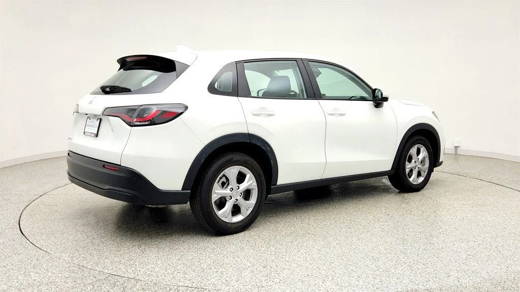 Used 2023 Platinum White Pearl Honda LX AWD CVT image 5