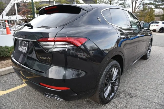 Used 2024 Nero Assoluto Metallic Maserati GT Ultima AWD ~ NERO/NERO ~ CPO ELEGIBLE image 4