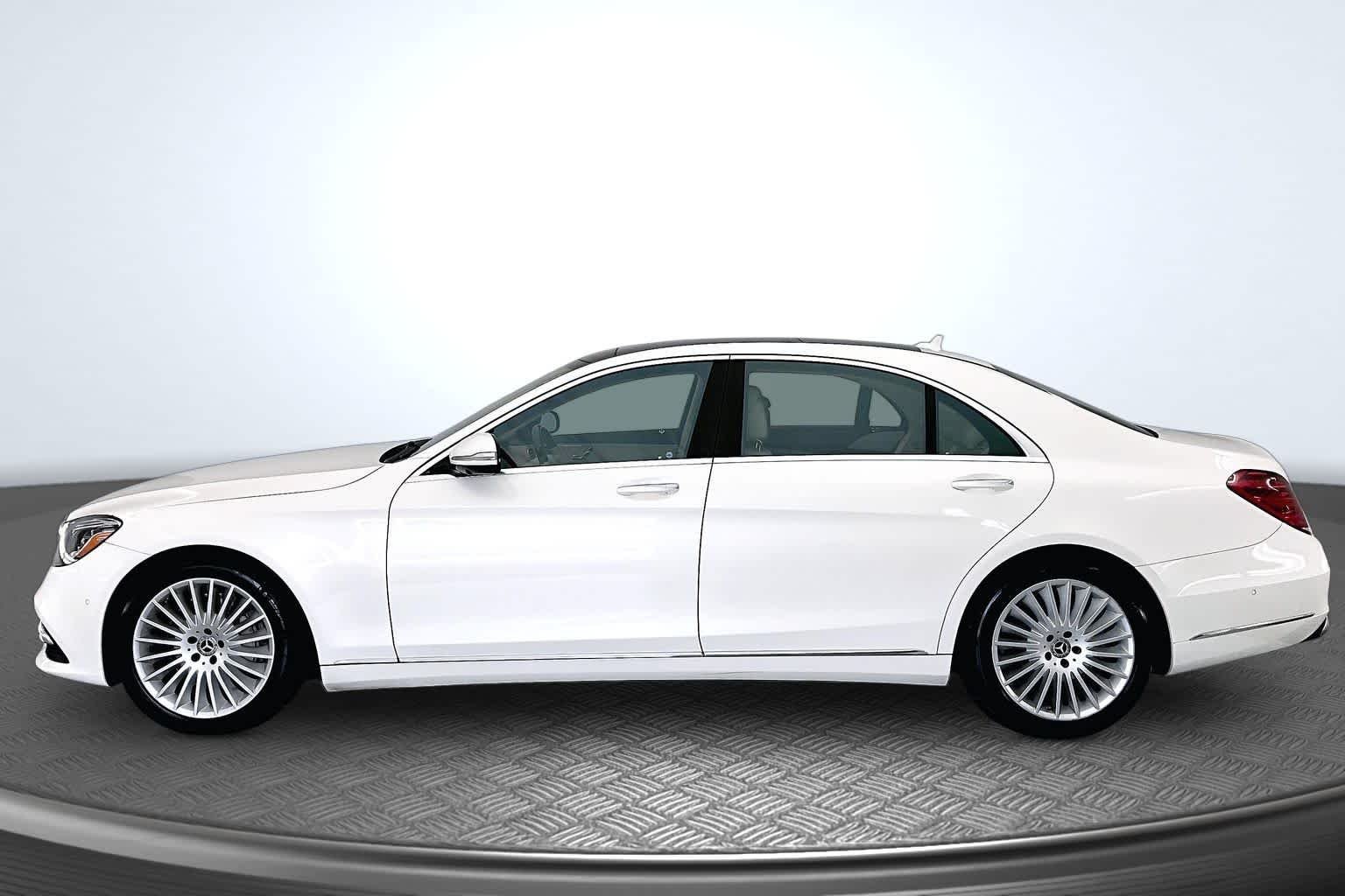 Used 2019 designo Diamond White Mercedes-Benz S 560 image 3