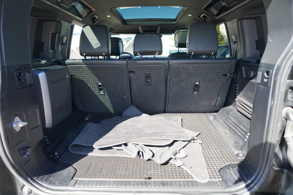 Used 2023  Land Rover S image 33