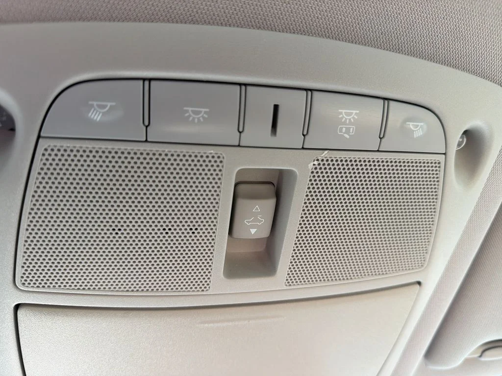Used 2015 Blue Nissan 2.5 SV image 12