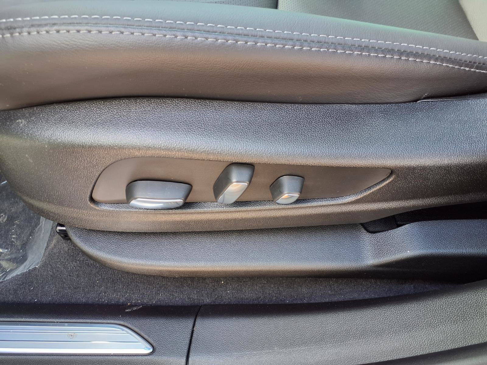 2025 Cadillac XT5 Premium Luxury - Photo 13