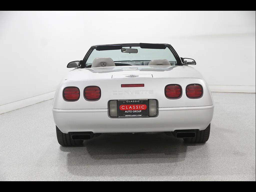 Used 1996  Chevrolet Base image 18