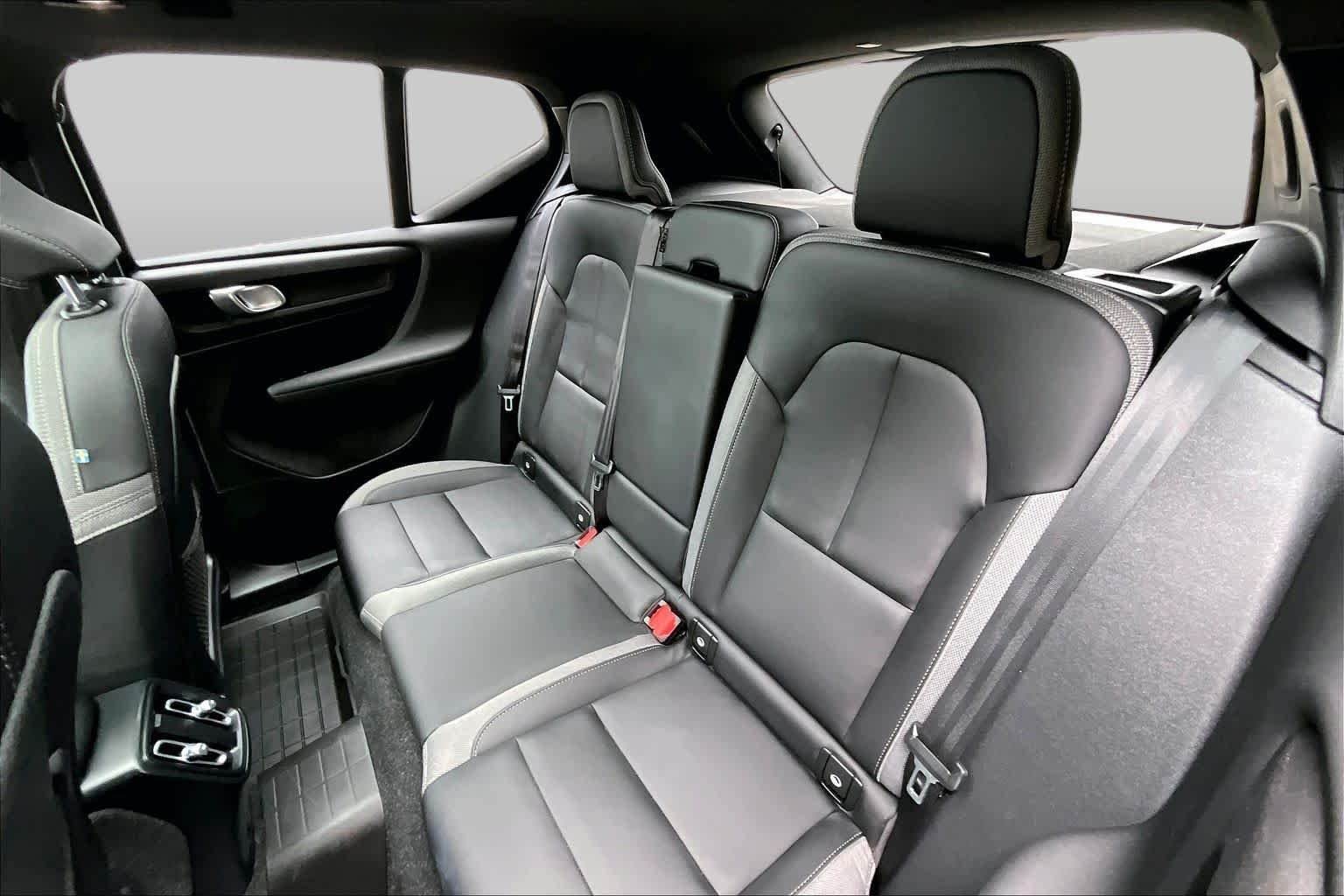 Used 2023 Fjord Blue Metallic Volvo Ultimate image 19
