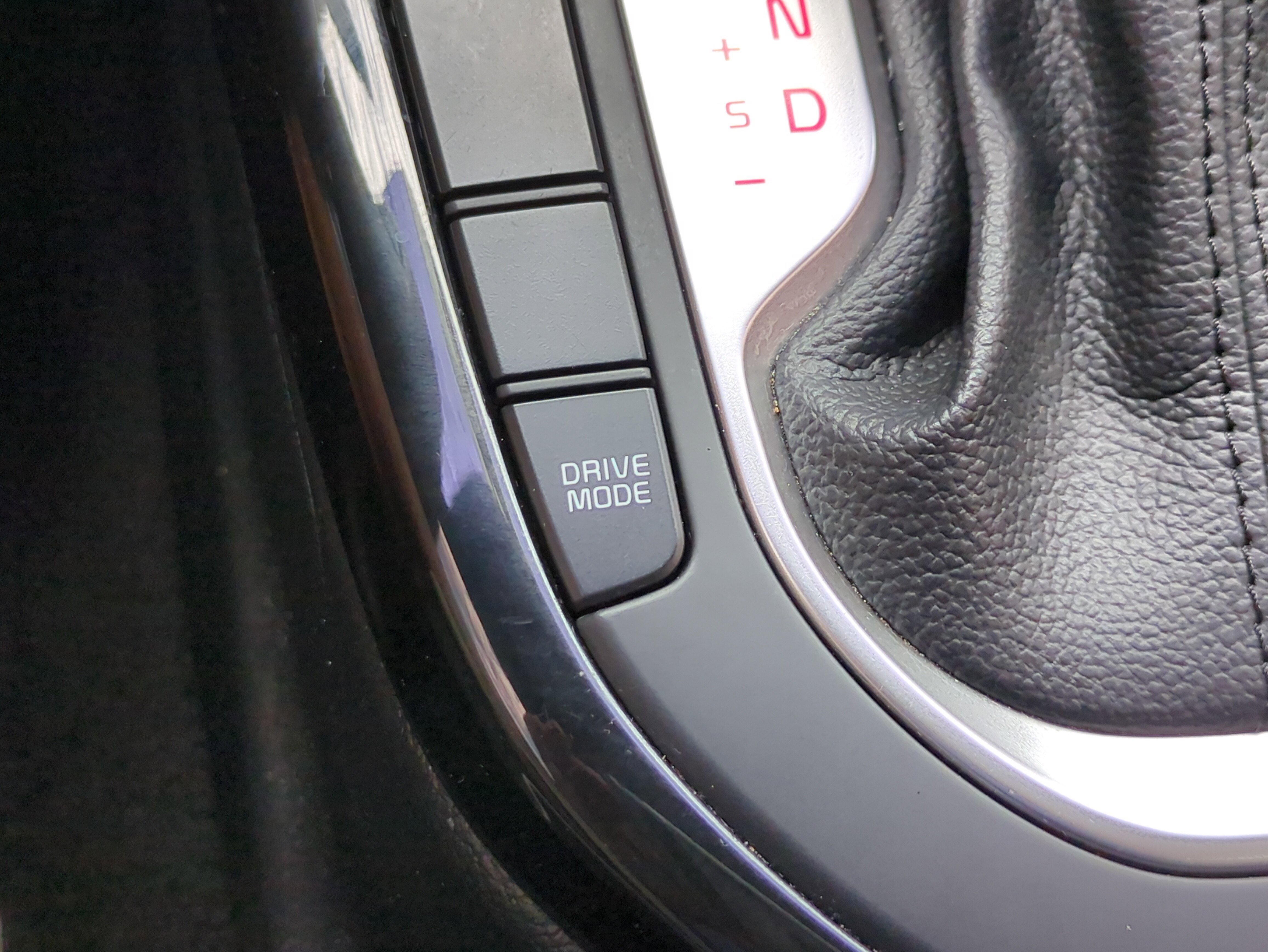 Certified Used 2022 Aurora Black Kia GT-Line image 25