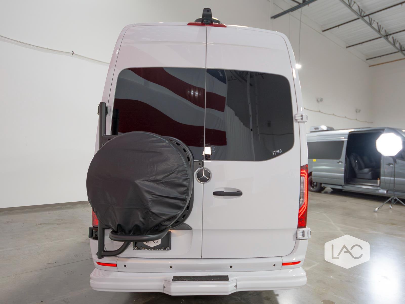 New 2026 WHITE OGV LUXURY COACH AWD (10OBA)1080 ANYWHERE w/ ADV PKG 2.1 image 31