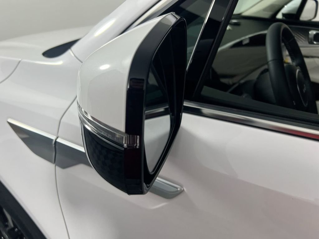 New 2026 Glacial White Pearl Kia SX image 10