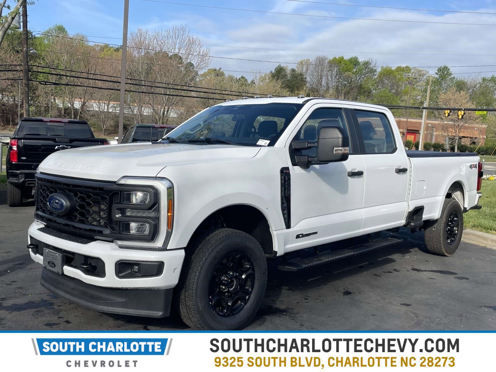 White 2023 Ford F-250 Super Duty XL Crew Cab 4WD Pickup Truck Four-Wheel Drive