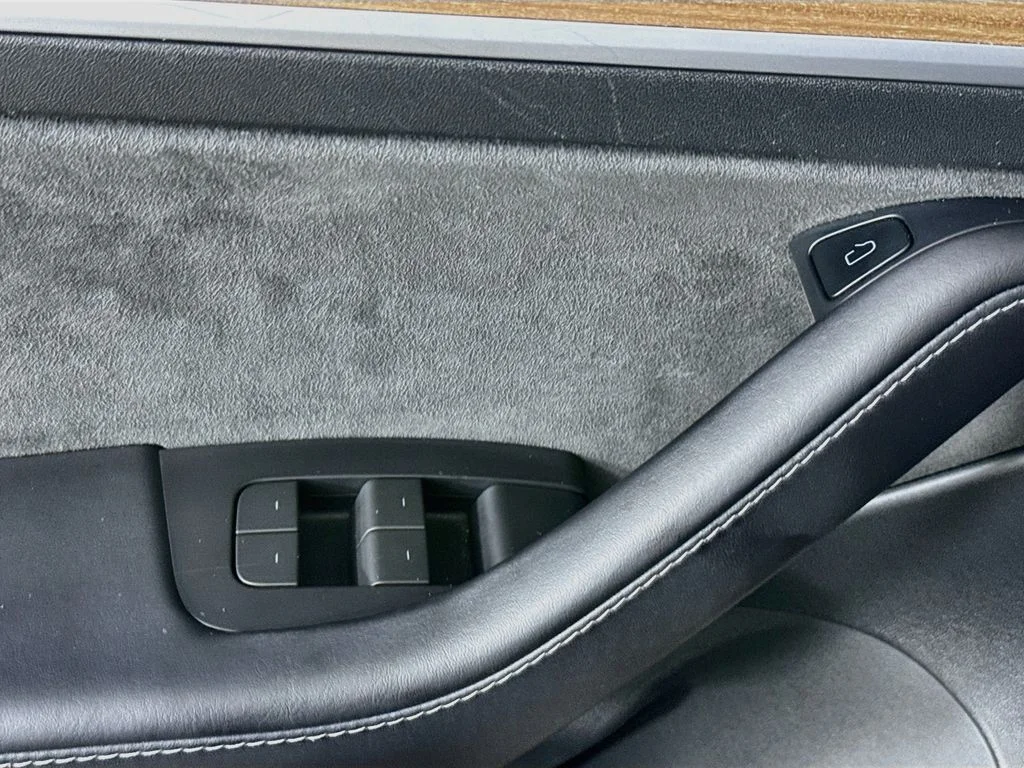 Used 2022 Blue Tesla Long Range image 19