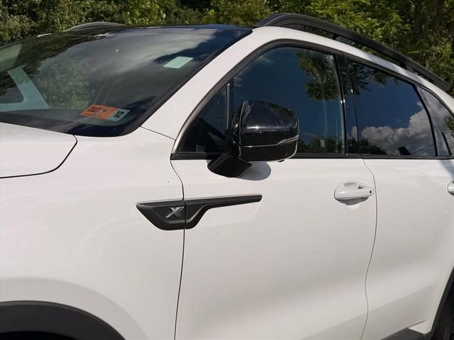 Used 2023 White Kia X-Line SX Prestige image 7