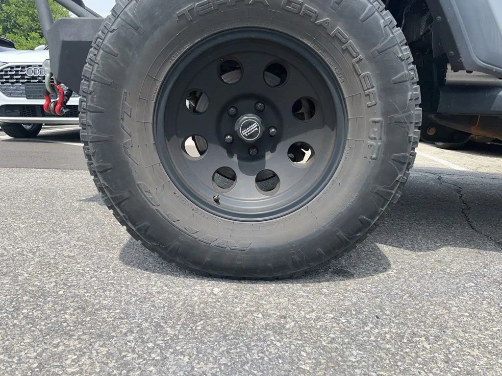 Used 2020 Silver Jeep Sport image 3