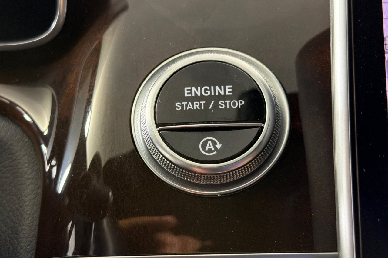 Used 2022 Black Mercedes-Benz S 580 image 21