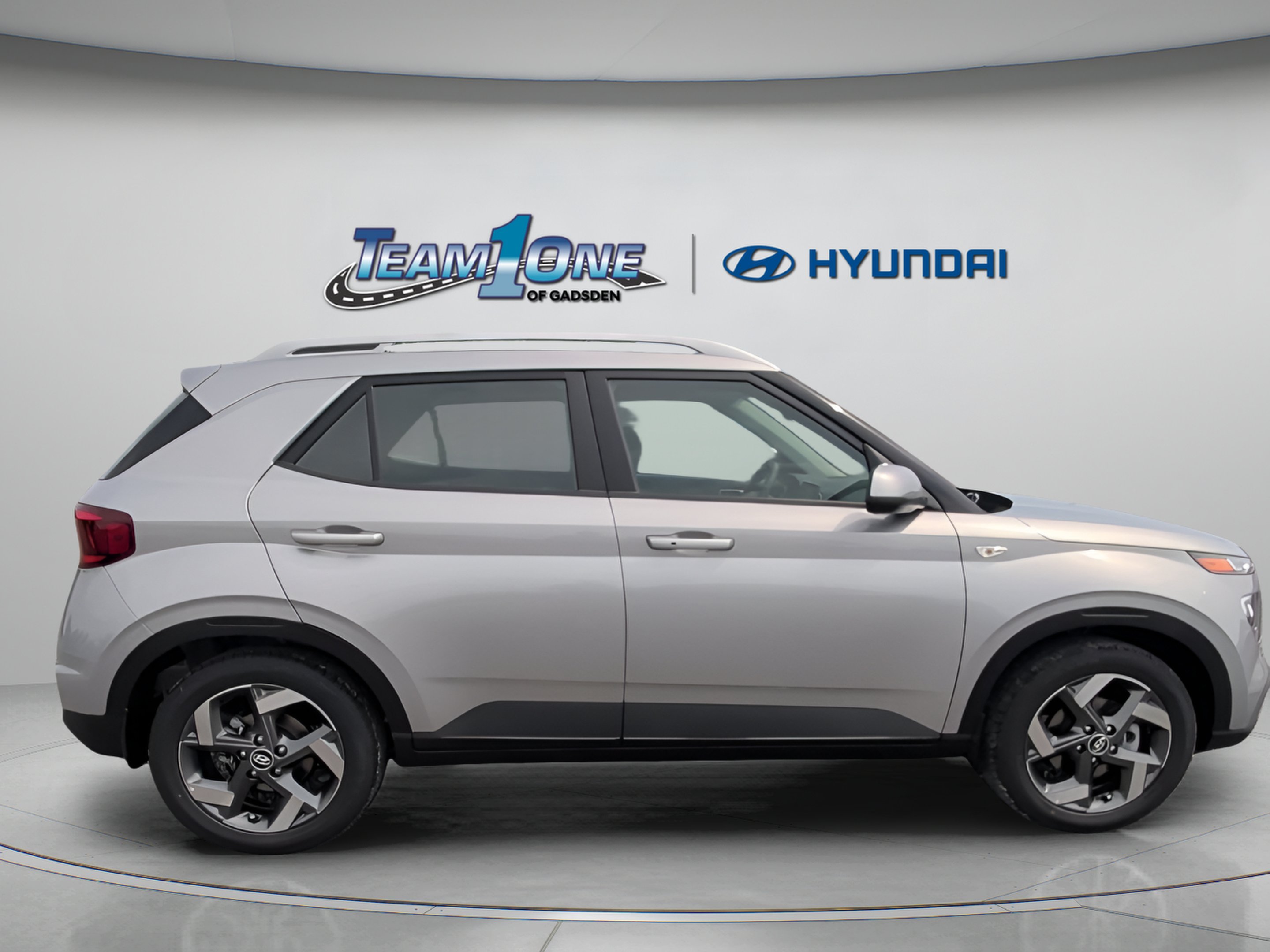New 2026 Shimmering Silver Hyundai SEL image 9