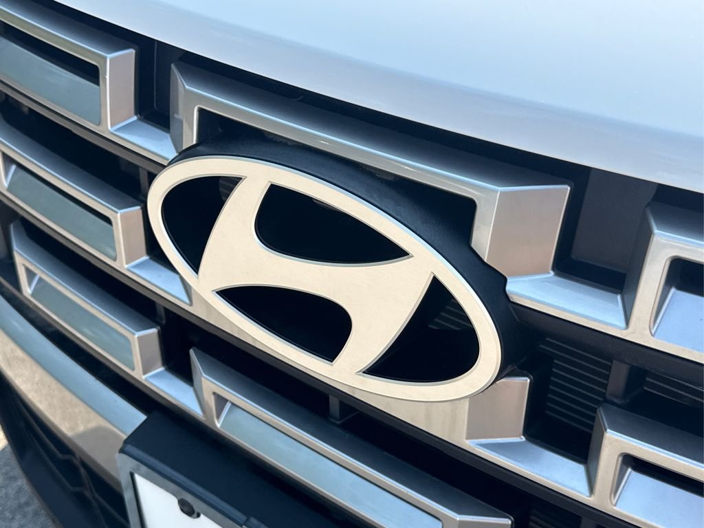 2025 Hyundai Santa Cruz SE - Photo 17