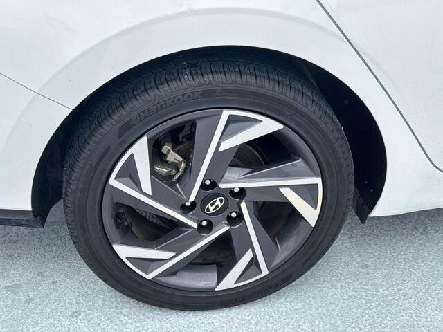 Used 2025 Serenity White Hyundai Limited image 7