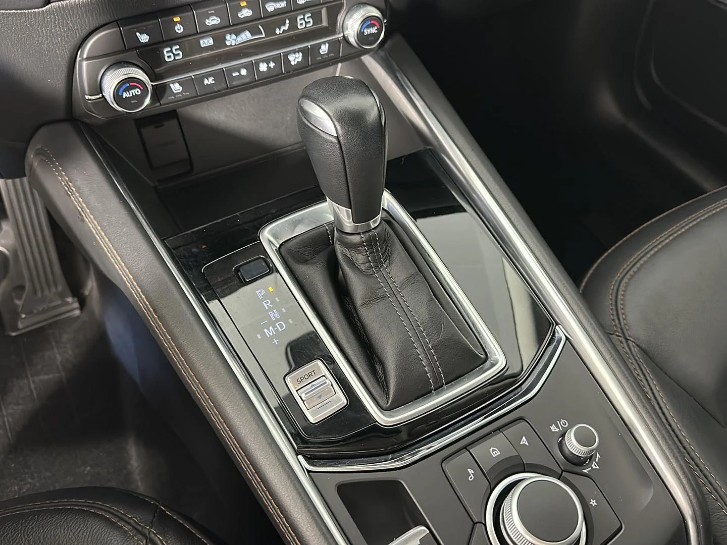 Used 2021 Snowflake White Pearl Mazda Grand Touring image 14
