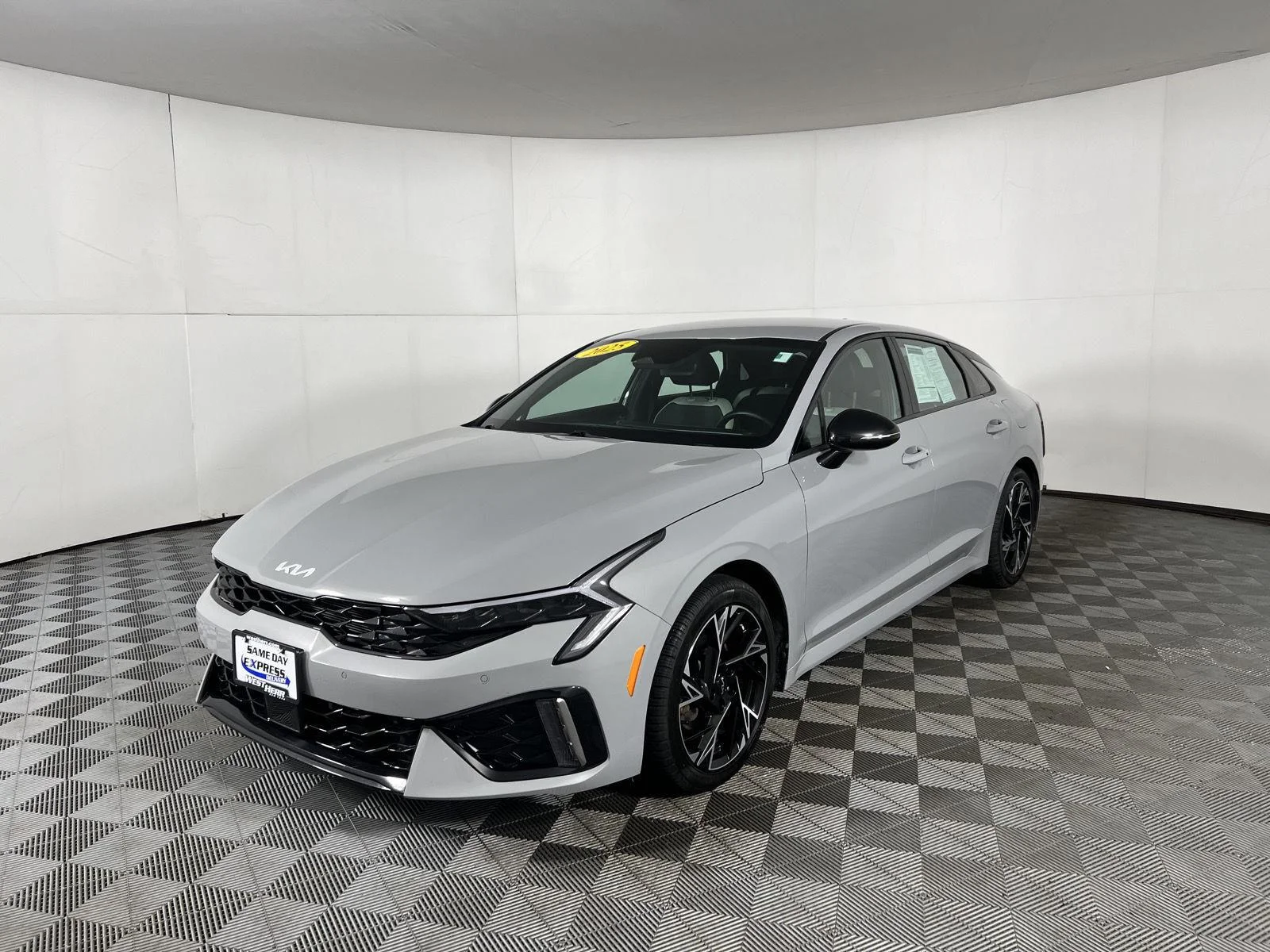 Certified Used 2025 Wolf Gray Kia GT-Line image 28