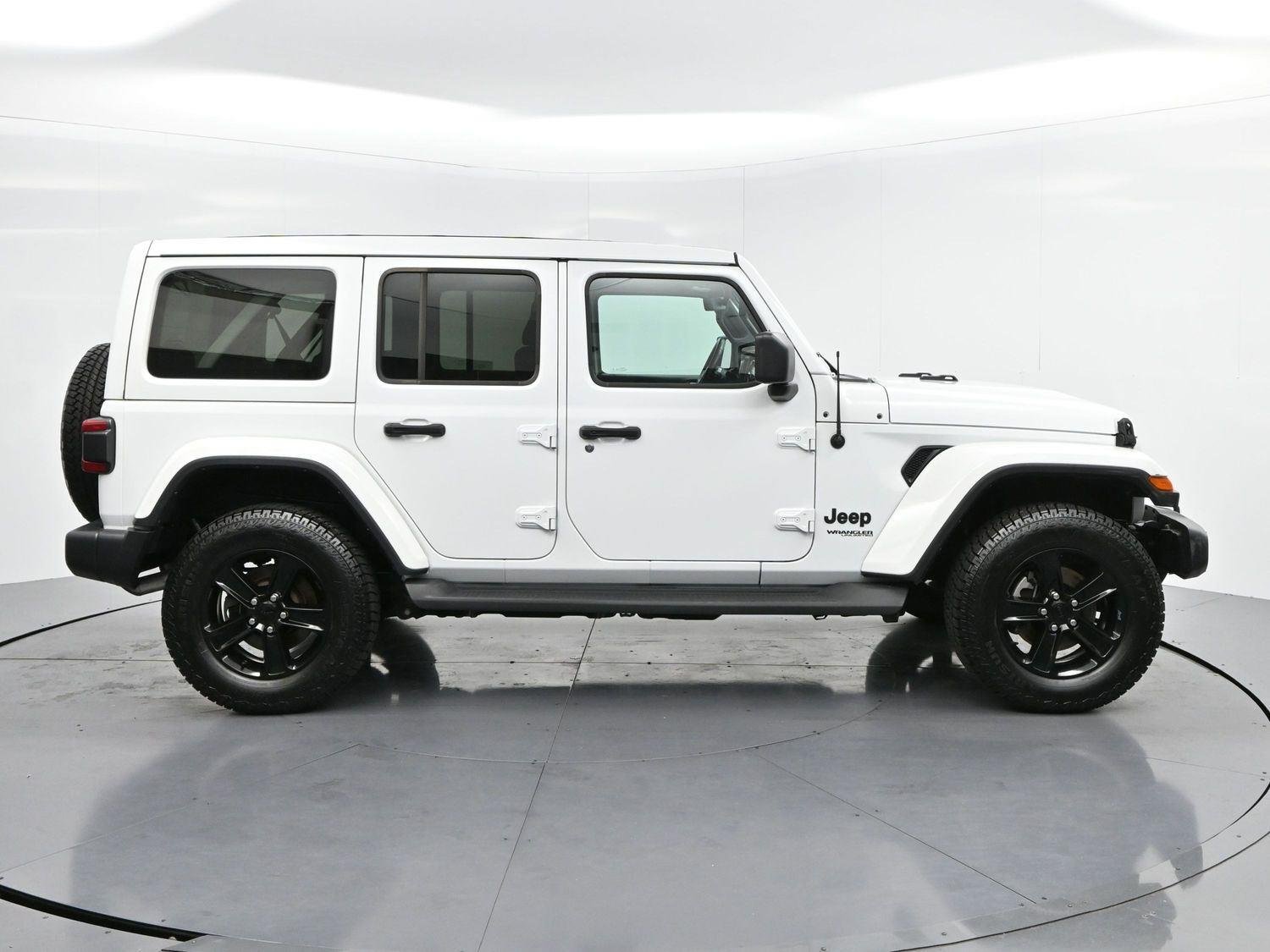 Used 2022 Bright White Clearcoat Jeep Unlimited Sahara Altitude image 8