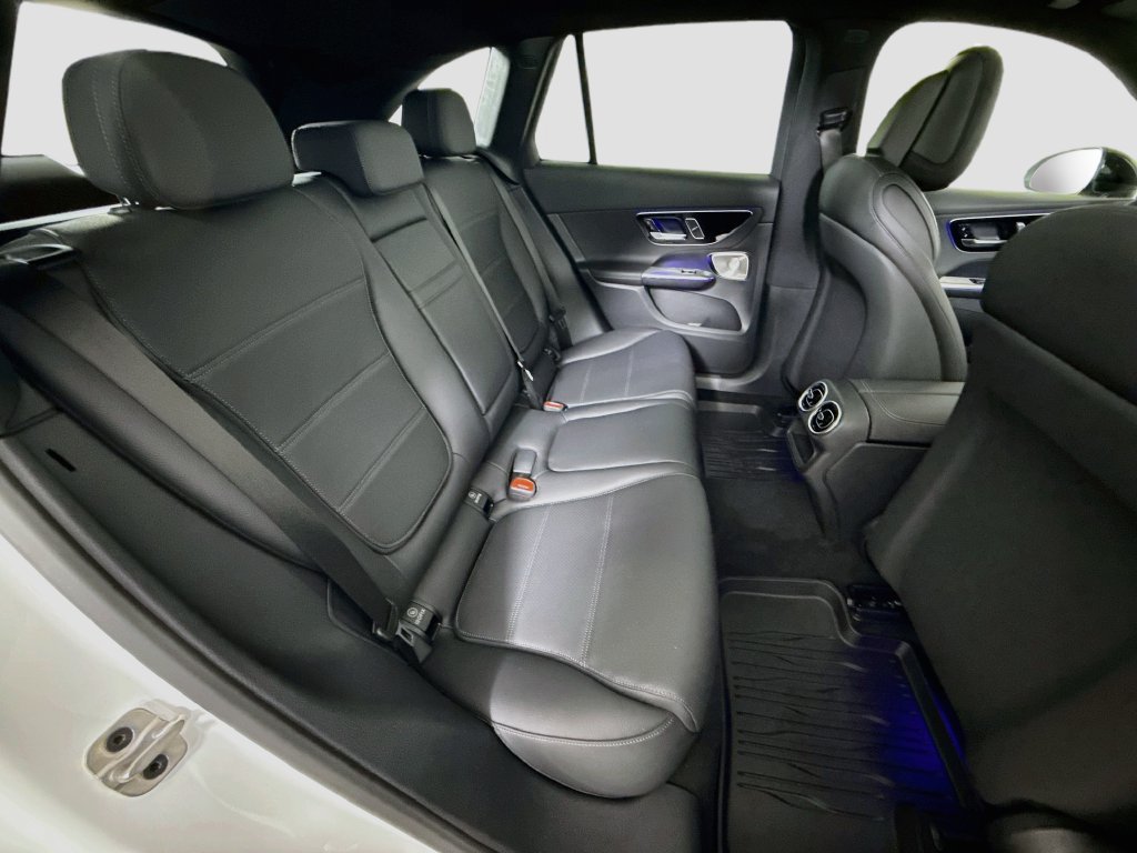 New 2027 Polar White Mercedes-Benz GLC 300 image 61