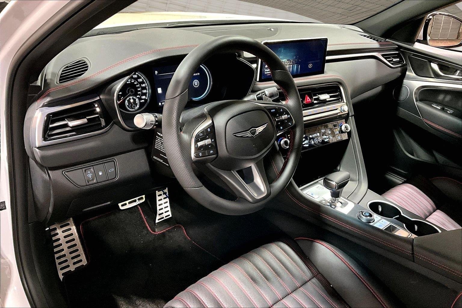 New 2026 Uyuni White Genesis 3.3T SPORT PRESTIGE image 8