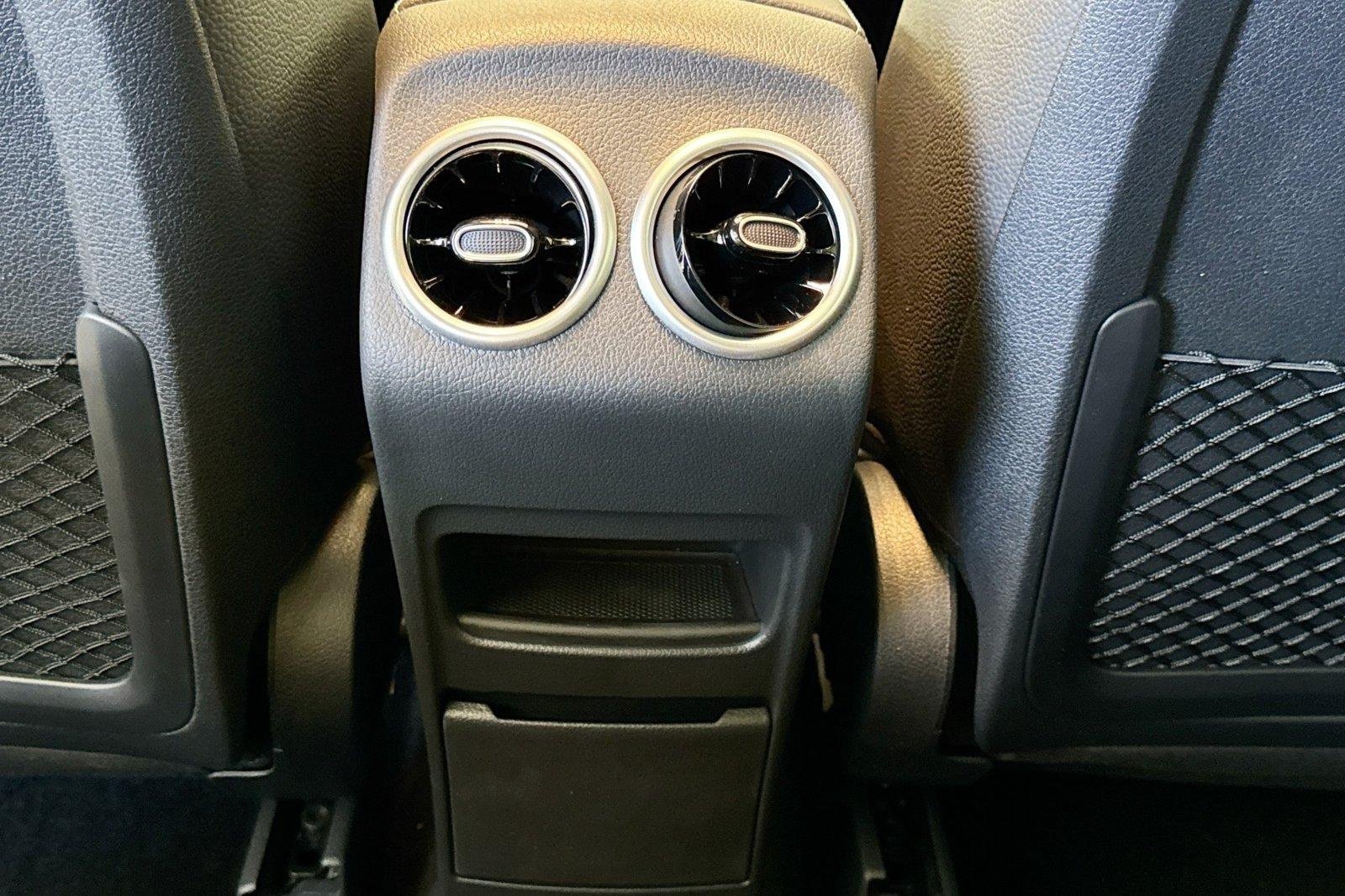 New 2026 Mountain Grey Metallic Mercedes-Benz GLB 250 image 22