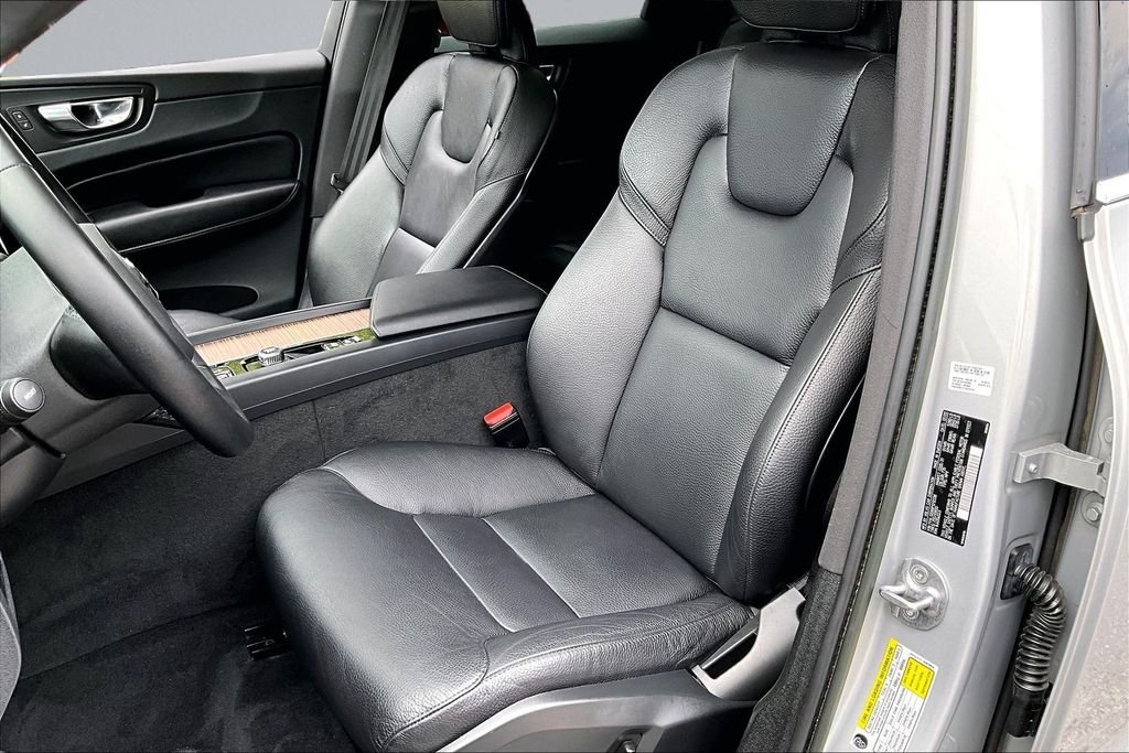 2023 Volvo XC60 Plus - Photo 23