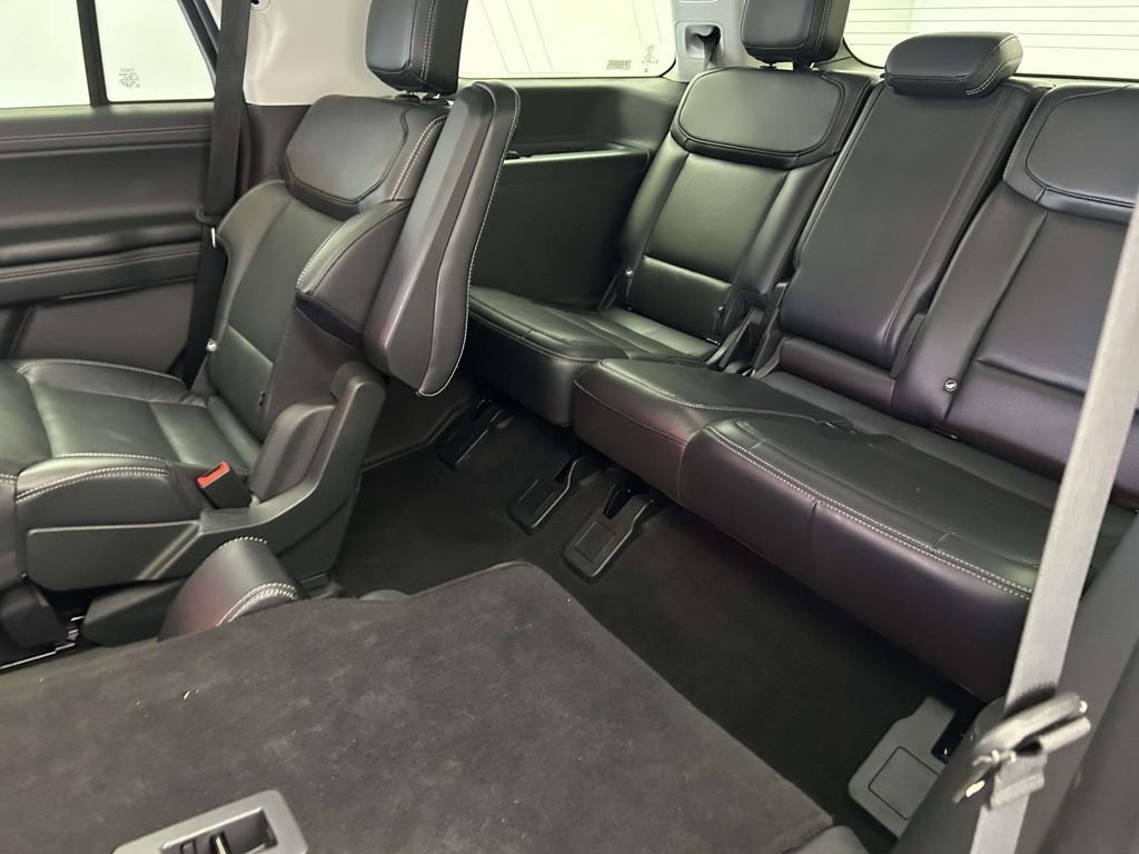 Used 2025 White Ford Platinum image 16