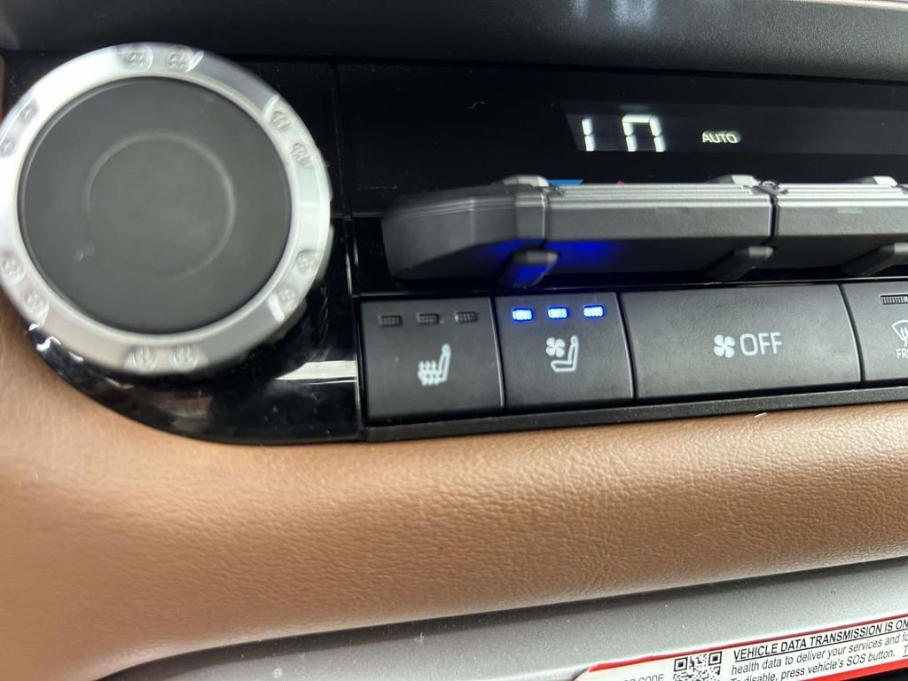 Used 2025  Toyota 1794 image 29
