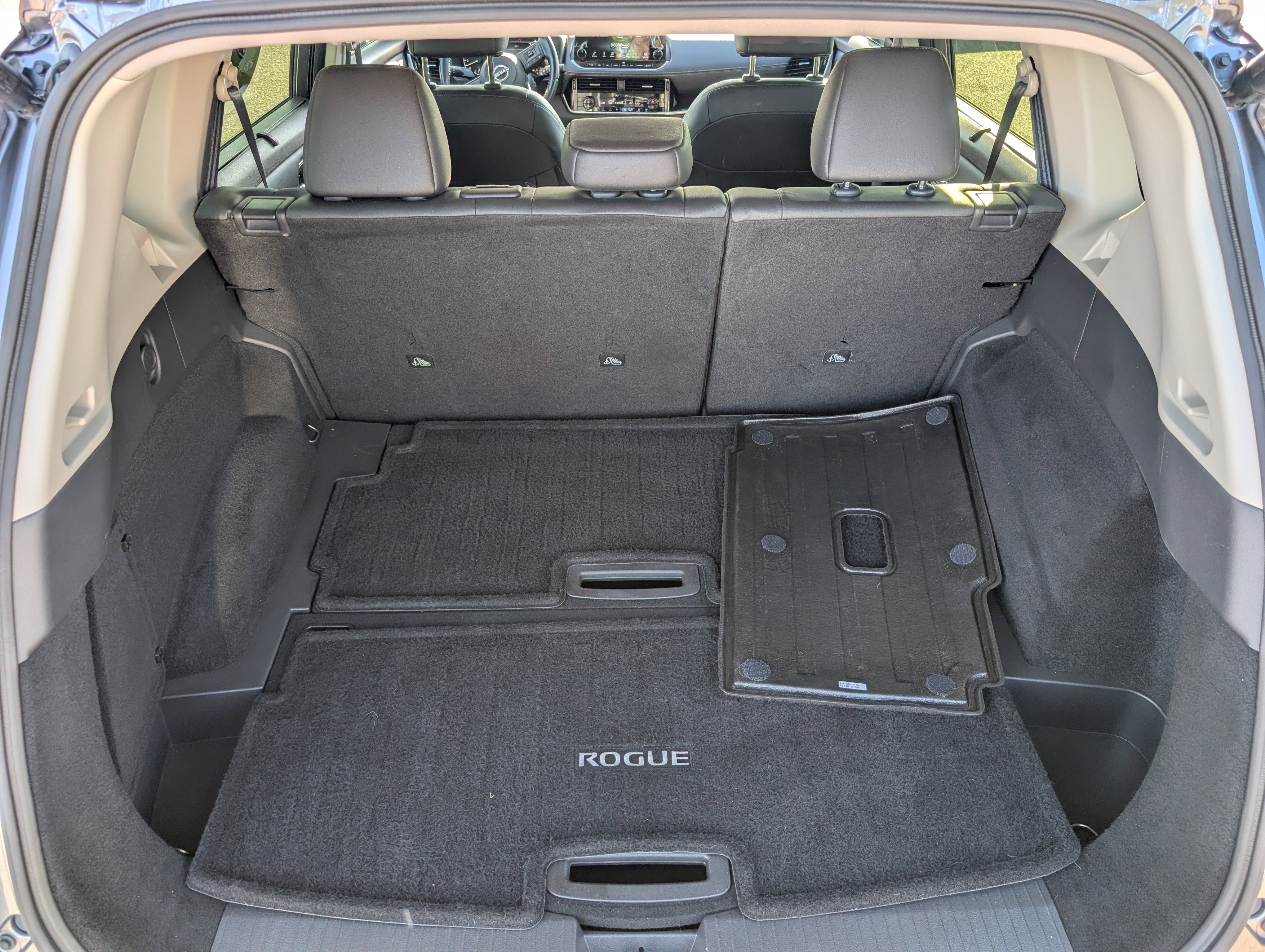 Used 2023 Gun Metallic Nissan SL image 14