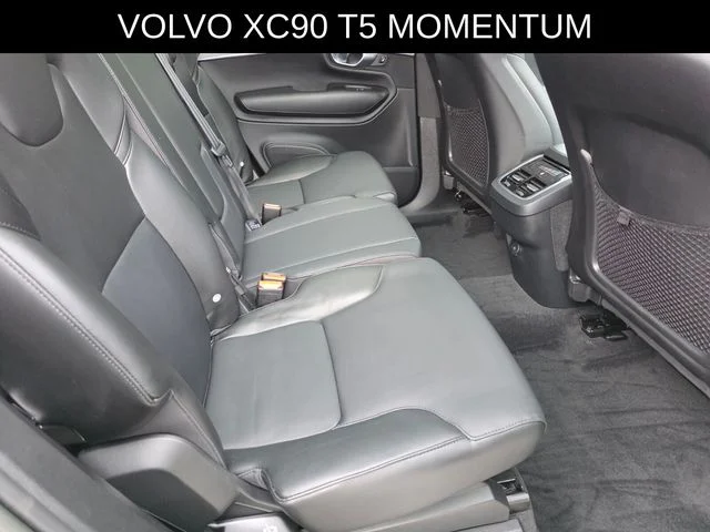 2022 Volvo XC90 Momentum - Photo 13