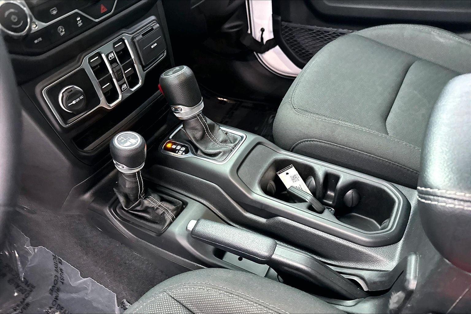 2023 Jeep Wrangler 4-Door Sahara - Photo 17