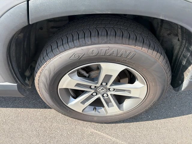 Certified Used 2024 Lunar Silver Metallic Honda AWD EX-L image 56